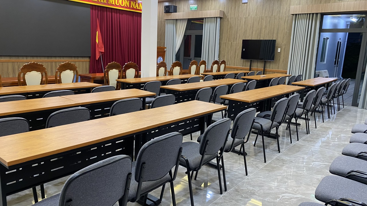 Thi công bàn ghế hội trường Cấp thoát nước Tiền Giang
