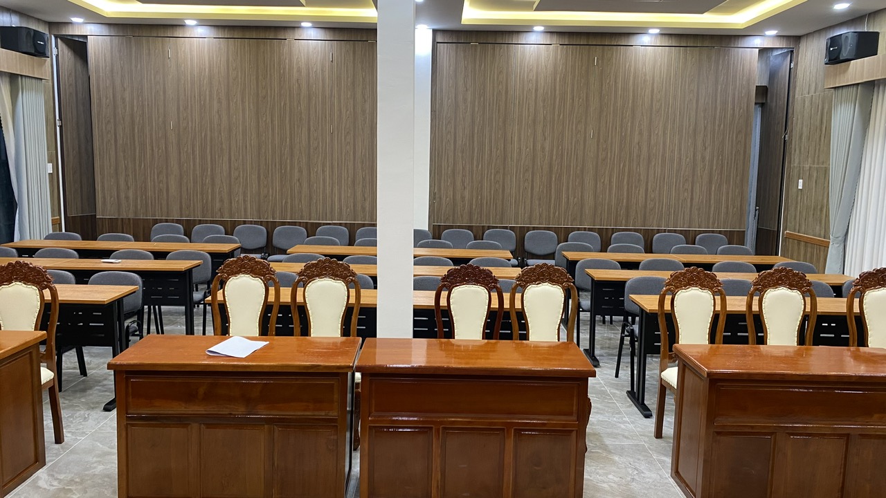 Thi công bàn ghế hội trường Cấp thoát nước Tiền Giang