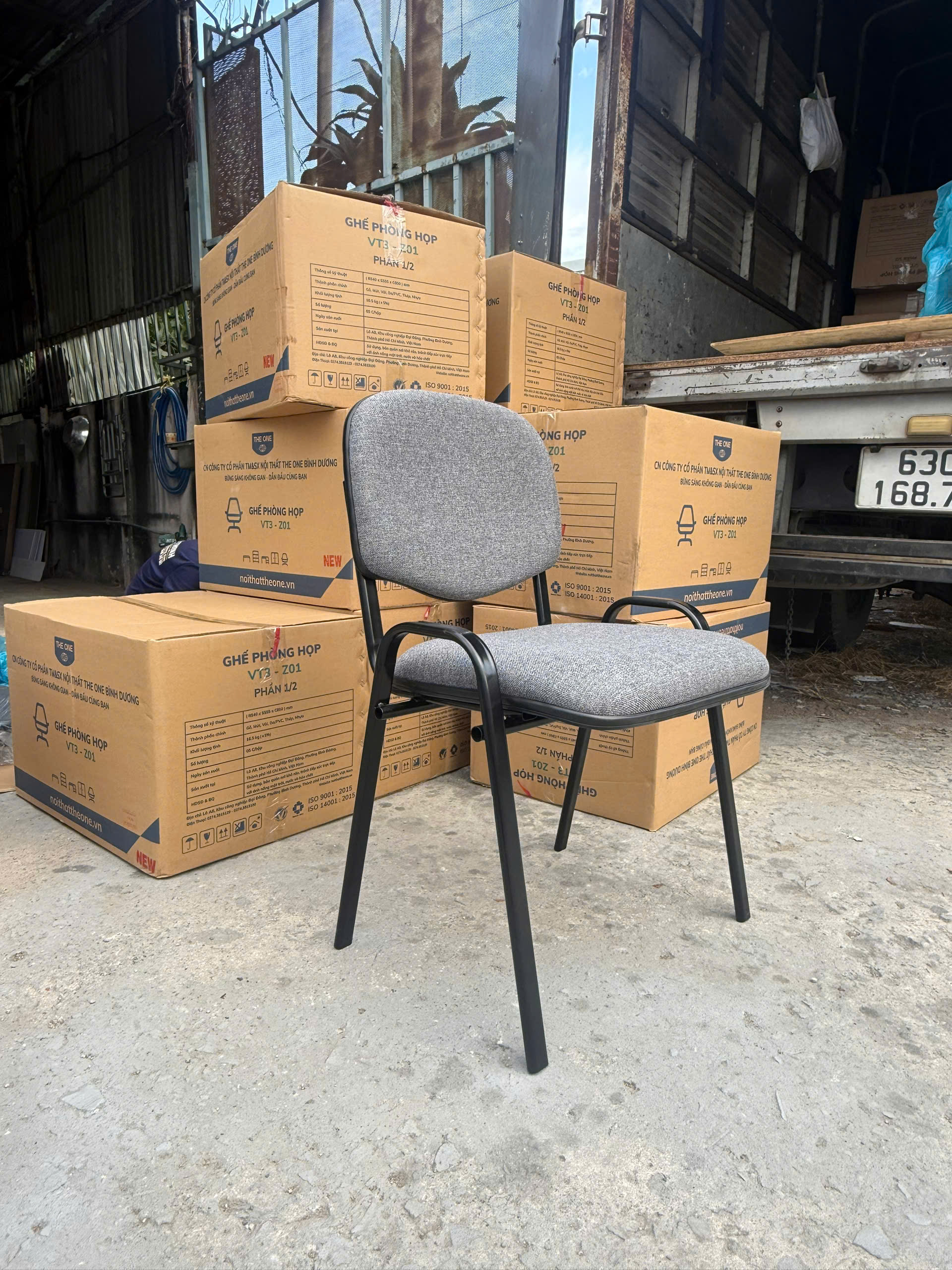 Ghế phòng họp The One VT3-201 chuẩn bị giao cho dự án thi công bàn ghế hội trường Tiền Giang